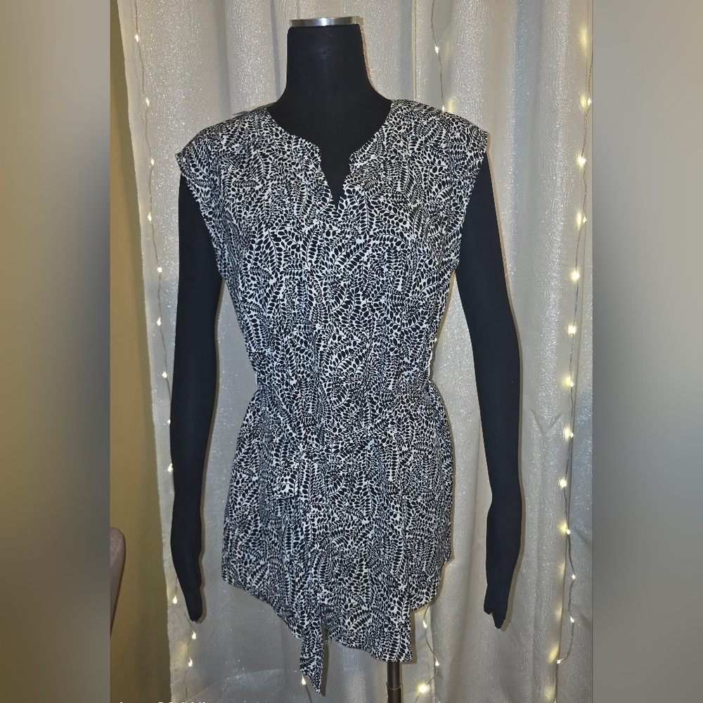 Black and White Patterned Sleeveless Top